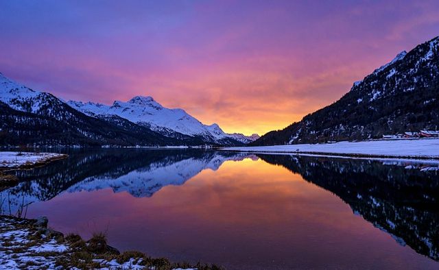 The greatest efforts in sports comes when the mind is as still as a glass lake. W. Timothy Gallwey